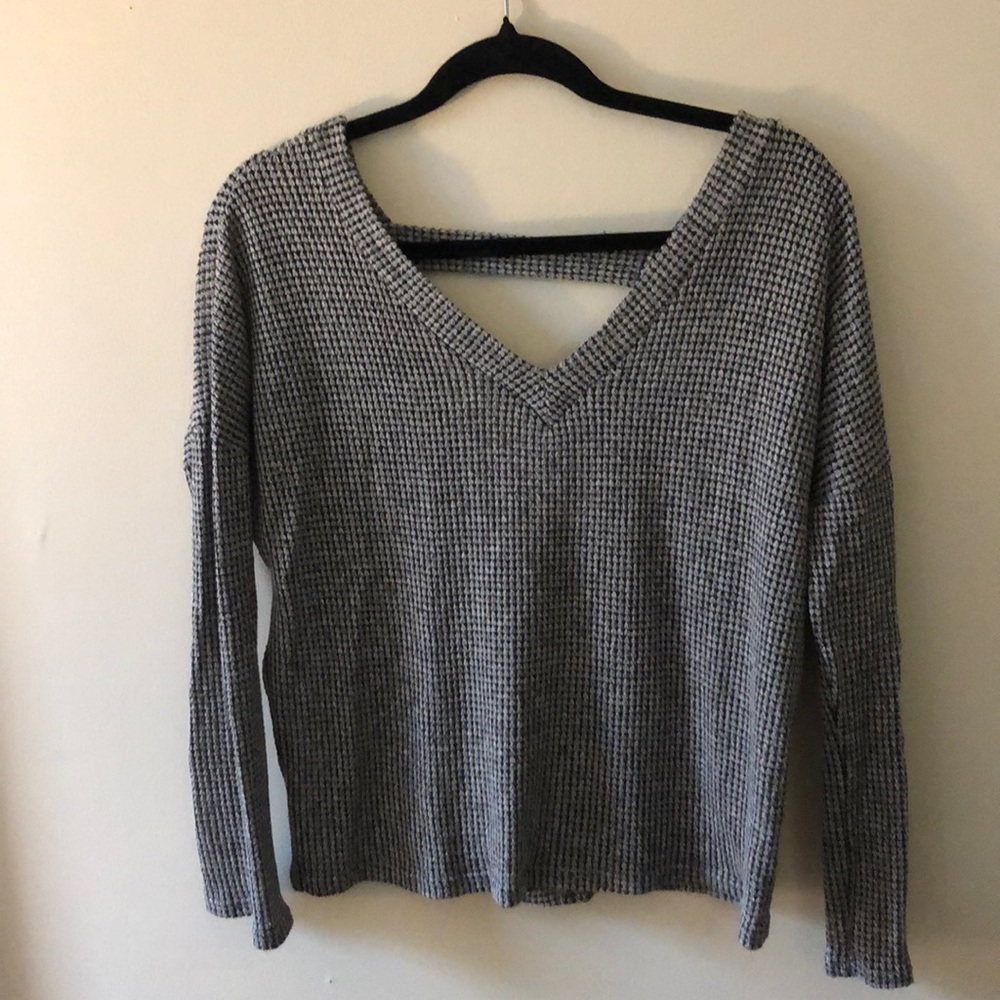 Grey/black v-neck top
